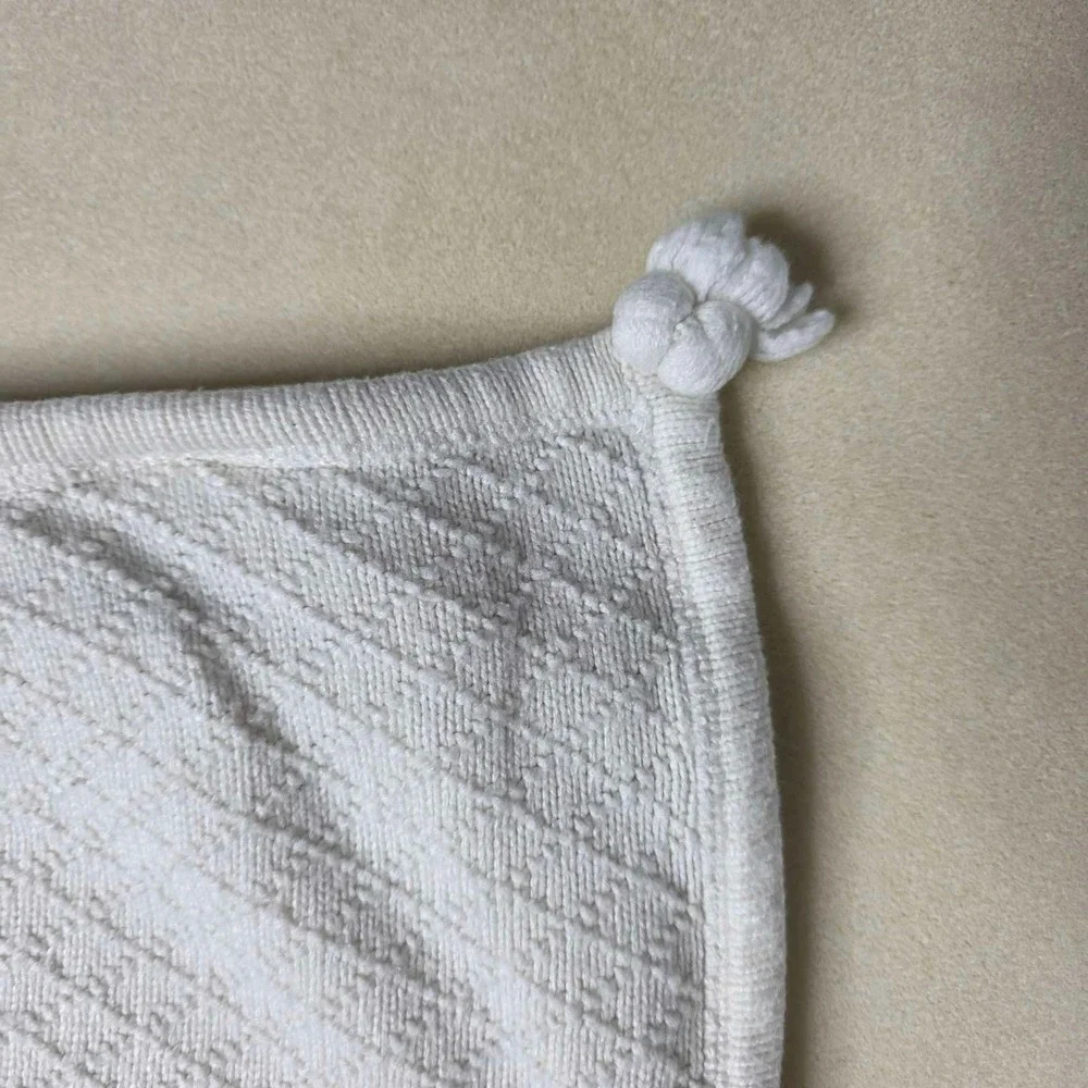 Pottery Barn Kids White Knit Sherpa Baby Blanket Tassel Stroller Nursery 30x40